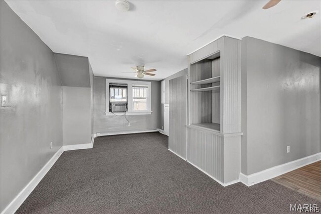 Building Photo - 221 Lebanon Ave