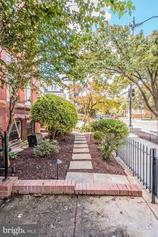 Building Photo - 1755 18th St NW