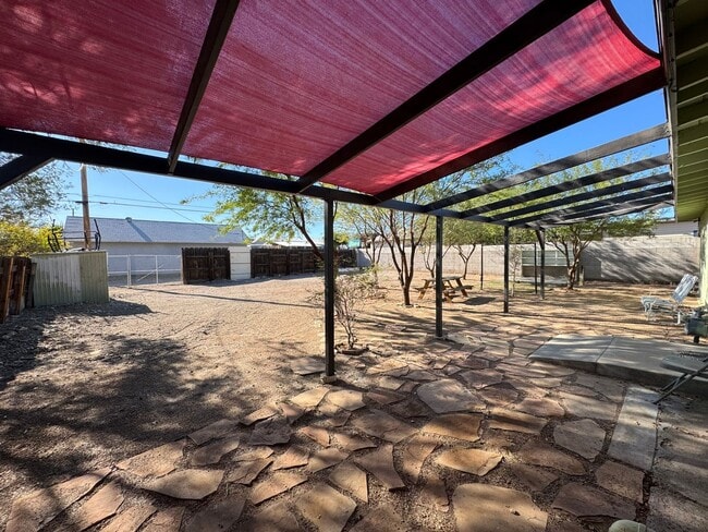 Building Photo - Spacious and Affordable Needles Ca home