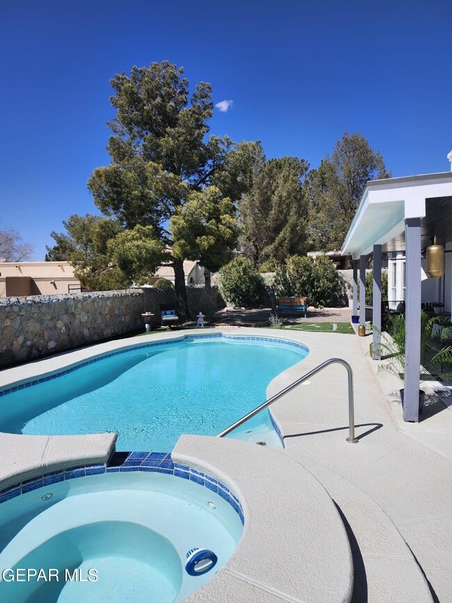 Building Photo - 6613 Imperial Ridge Dr