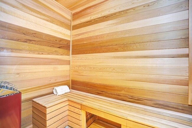 Building Photo - 900 N Ocean Blvd