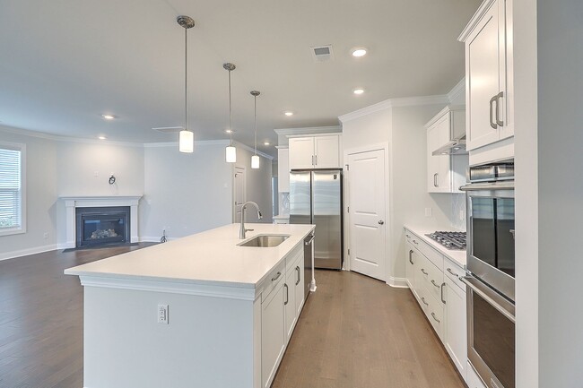 Building Photo - Cane Bay home available!
