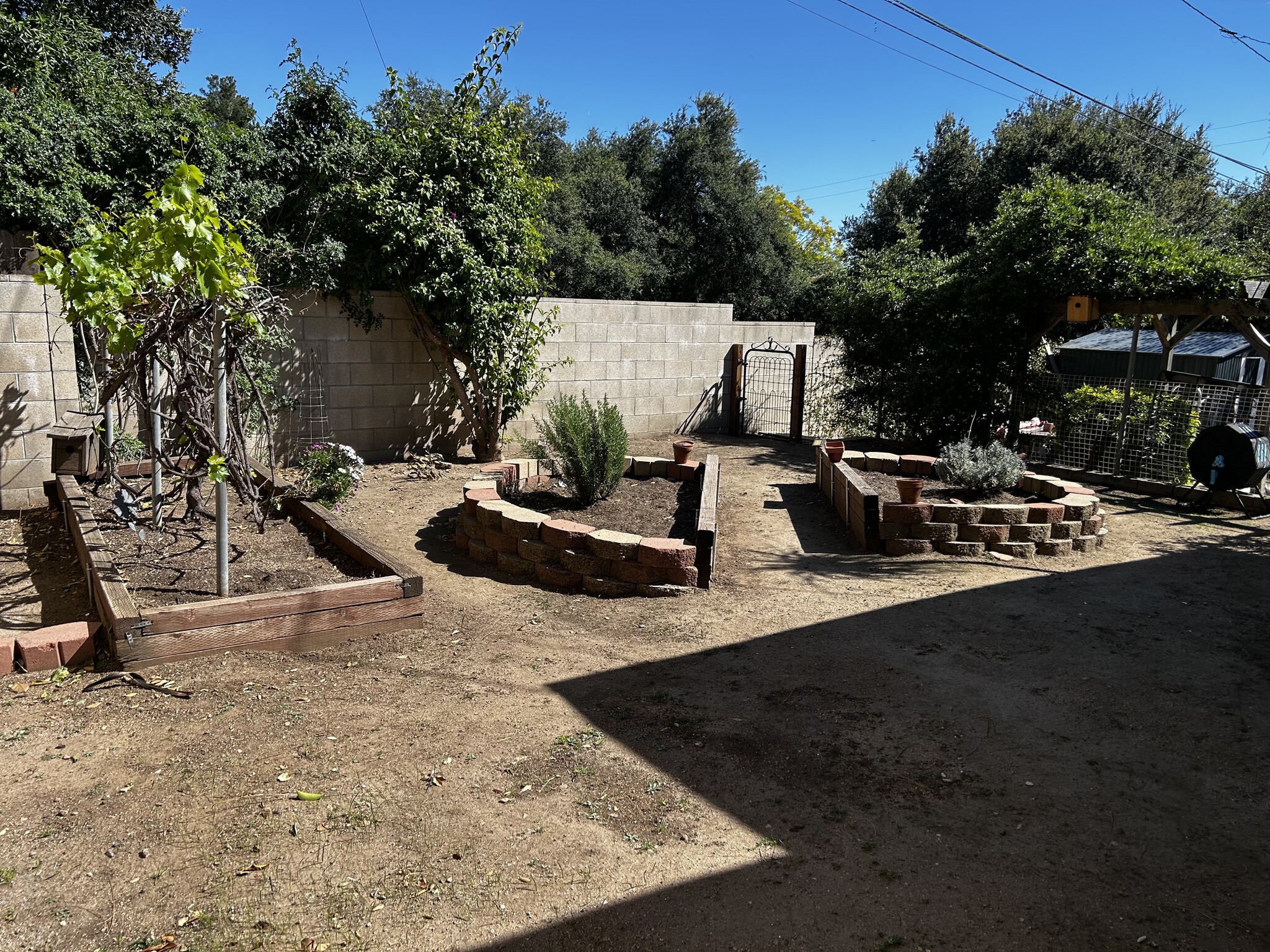 Building Photo - 254 N Canyon Blvd