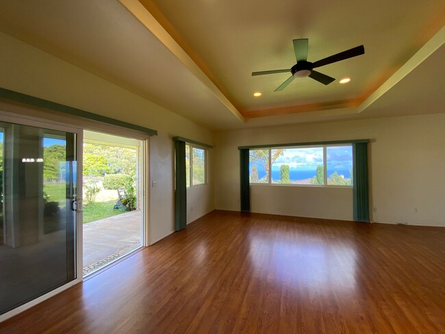 Building Photo - Gorgeous Custom Home with Amazing Ocean Vi...