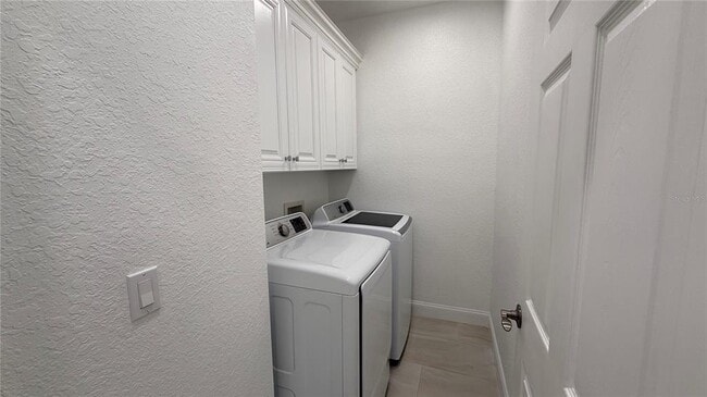 Building Photo - 16303 Enclave Village Dr