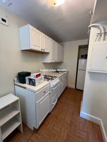 Primary Photo - 32 Highland St