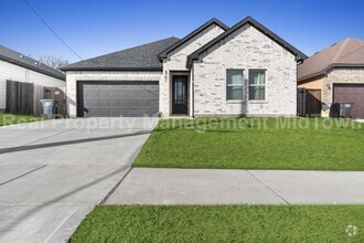 Building Photo - Charming Newly Built Home