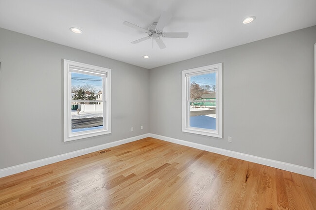 Building Photo - 137 Knowles Ave