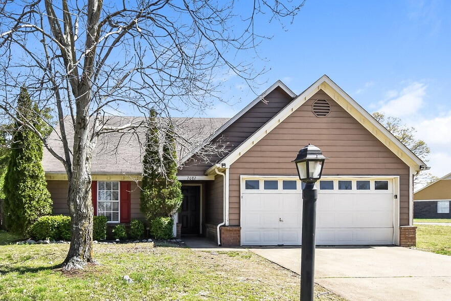 Primary Photo - 7082 Hampton Dr