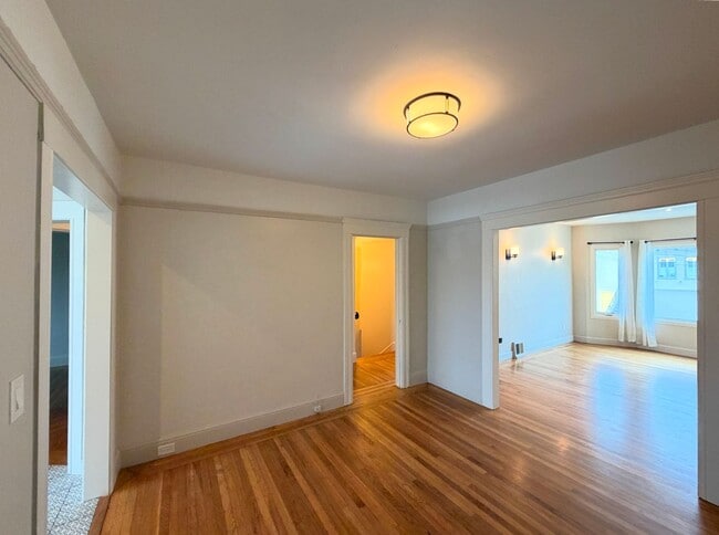 Building Photo - 762 Brunswick St