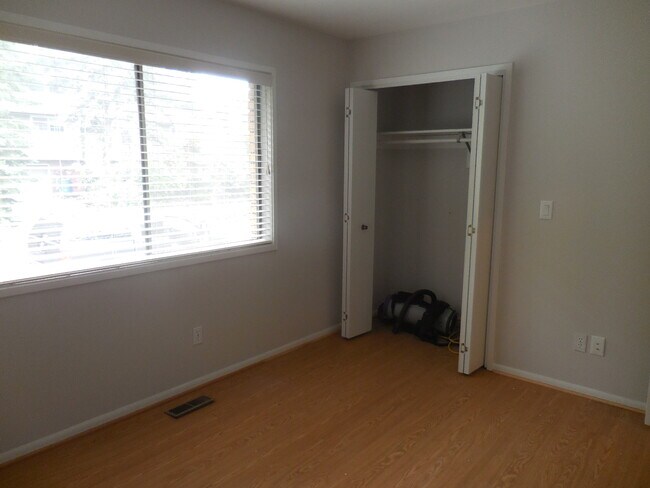 Building Photo - 9908 SW 29th Pl
