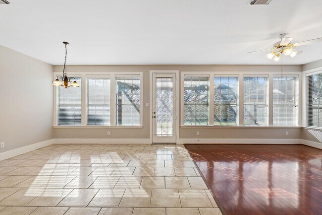 Building Photo - 16727 Sonoma Del Norte Dr