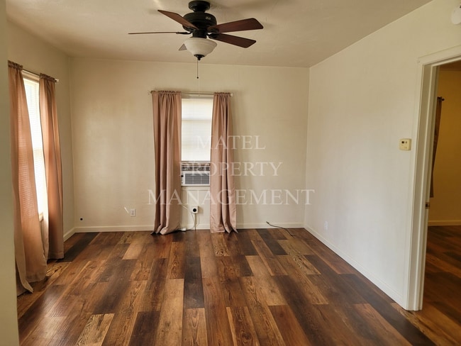 Building Photo - No Deposit