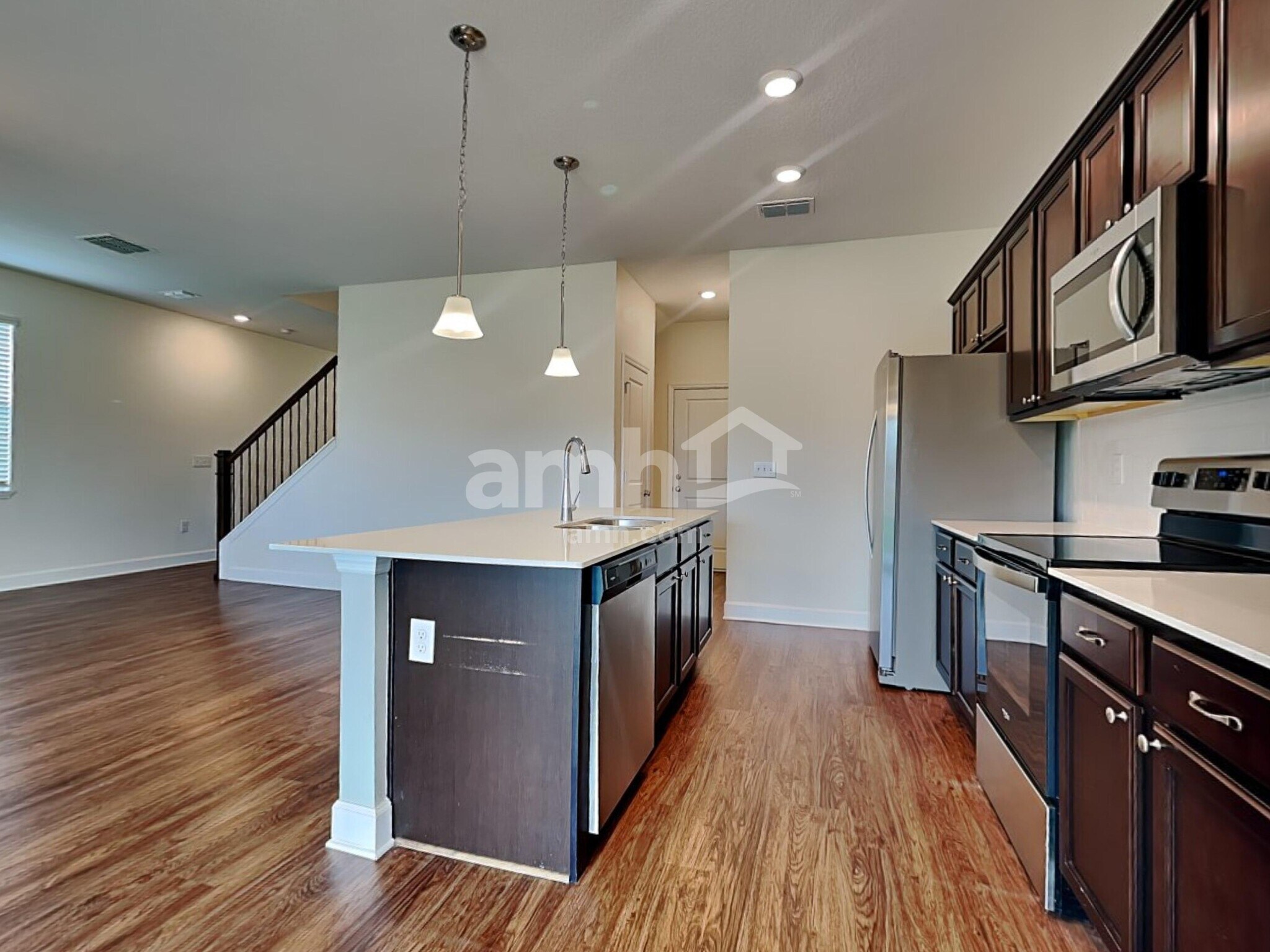 Building Photo - 1017 Island Pond Dr