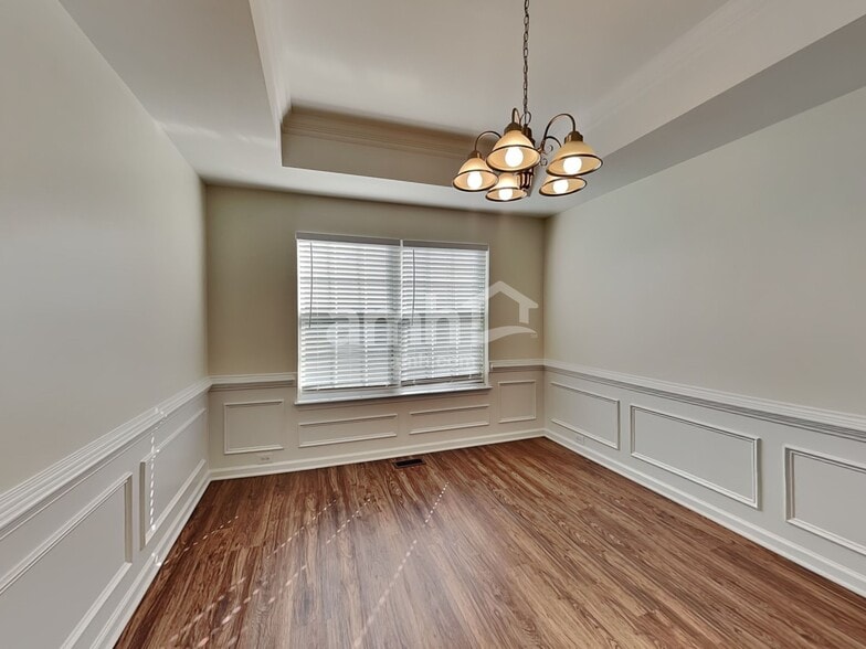 Building Photo - 535 Winter View Way