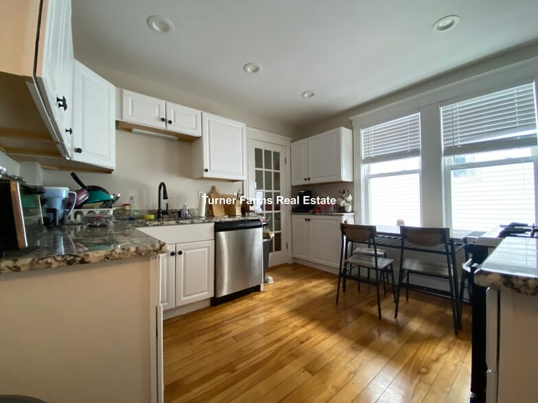 Building Photo - 6 Westminster Ave