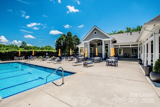Building Photo - 17307 Villanova Rd