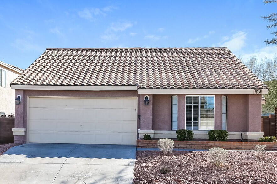 Primary Photo - 736 Rusty Spur Dr