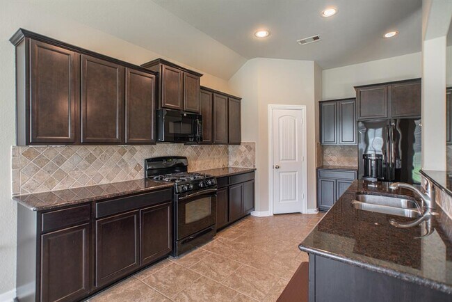 Building Photo - 99 West Wading Pond Circle
