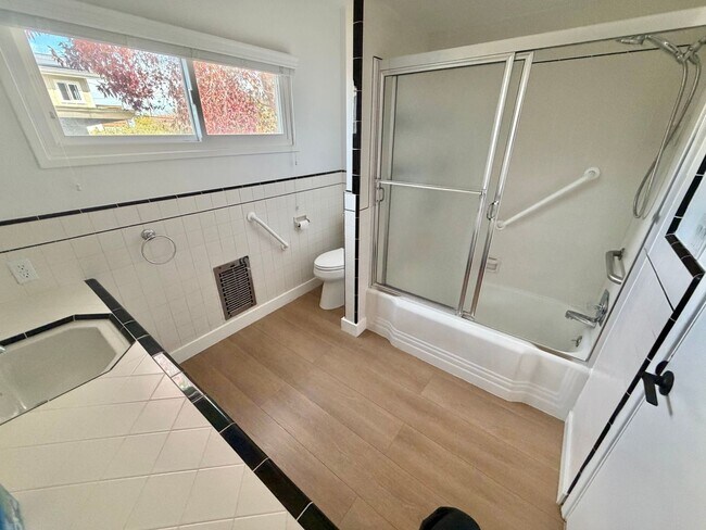 Building Photo - Recently Renovated 2BD Home in El Segundo with Large Backyard & 2-Car Garage