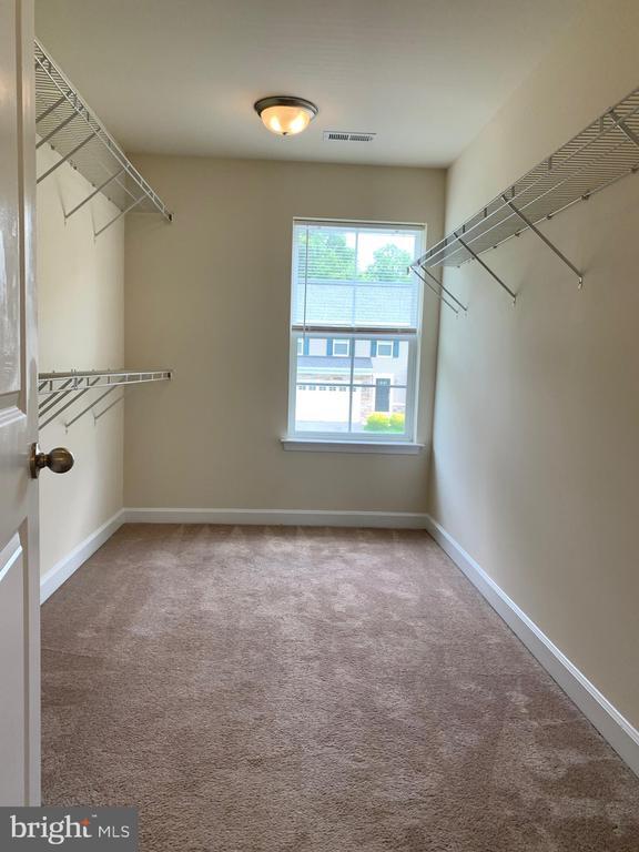 Building Photo - 6922 Lunette Ln