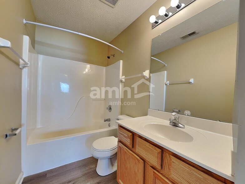 Building Photo - 10024 Oriole Ct