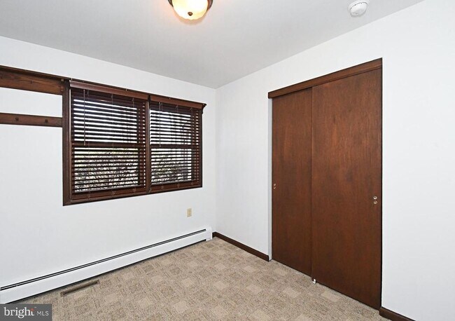 Building Photo - 306 Cedar Hill Rd