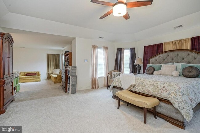 Building Photo - 142 White Cedar Dr