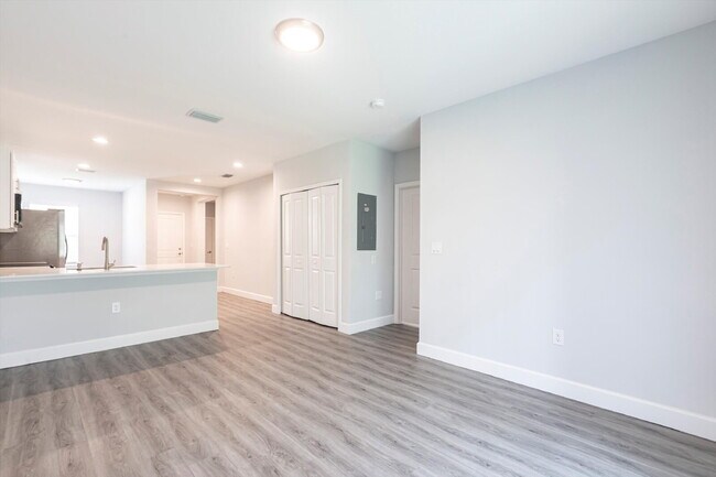 Building Photo - BRAND NEW Construction, 3 bed / 2 bath Ren...