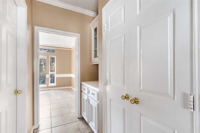 Building Photo - 16222 Rutley Cir