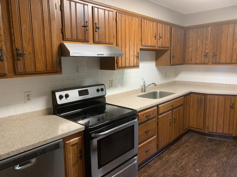 Building Photo - 206 Lafayette Rd