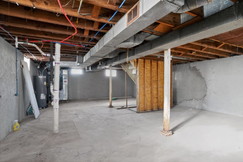 Building Photo - 5000 Plover Ave