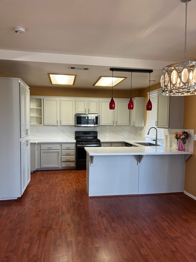 Building Photo - 383 Camden Ct