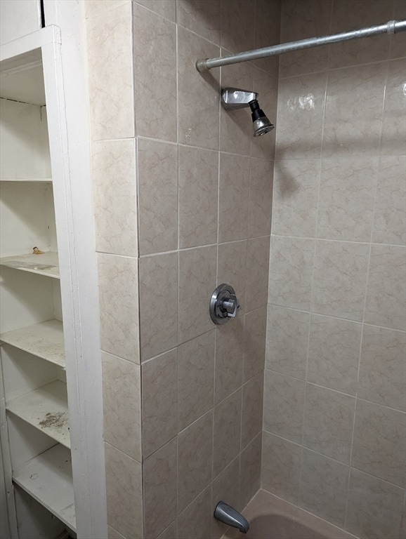 Building Photo - 545 Revere St