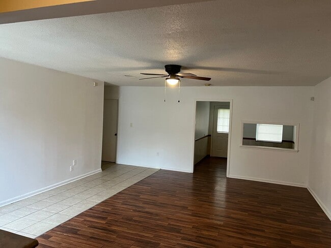 Building Photo - 172 Cherokee Cir