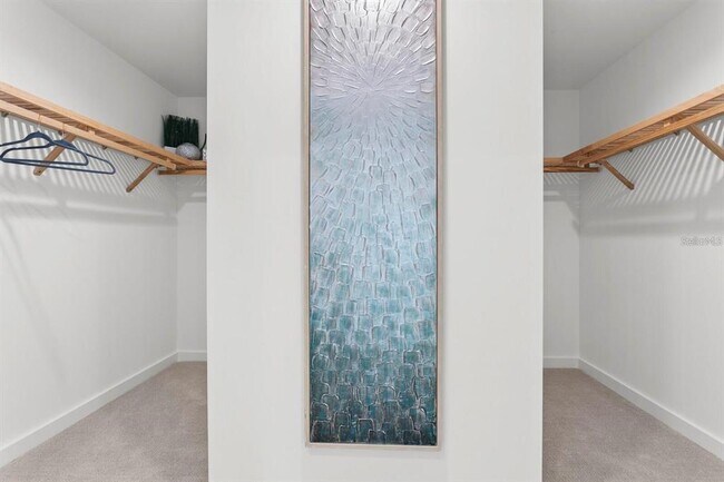 Building Photo - 920 N Osceola Ave