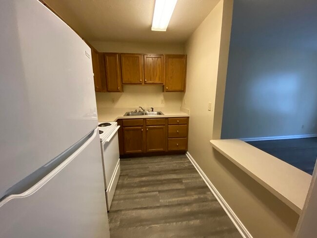 Building Photo - 703 Scherm Rd