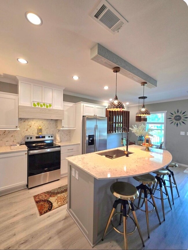 Building Photo - 121 12th St