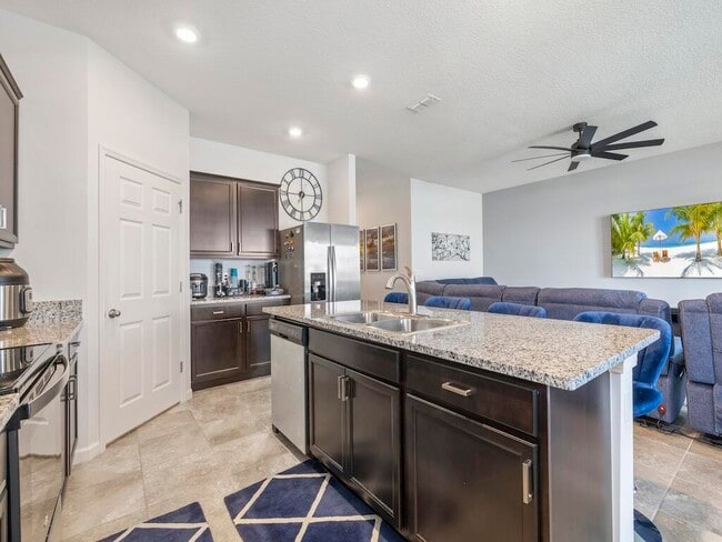 Building Photo - 12341 Arabella Dr