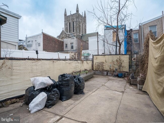 Building Photo - 1520 E Susquehanna Ave