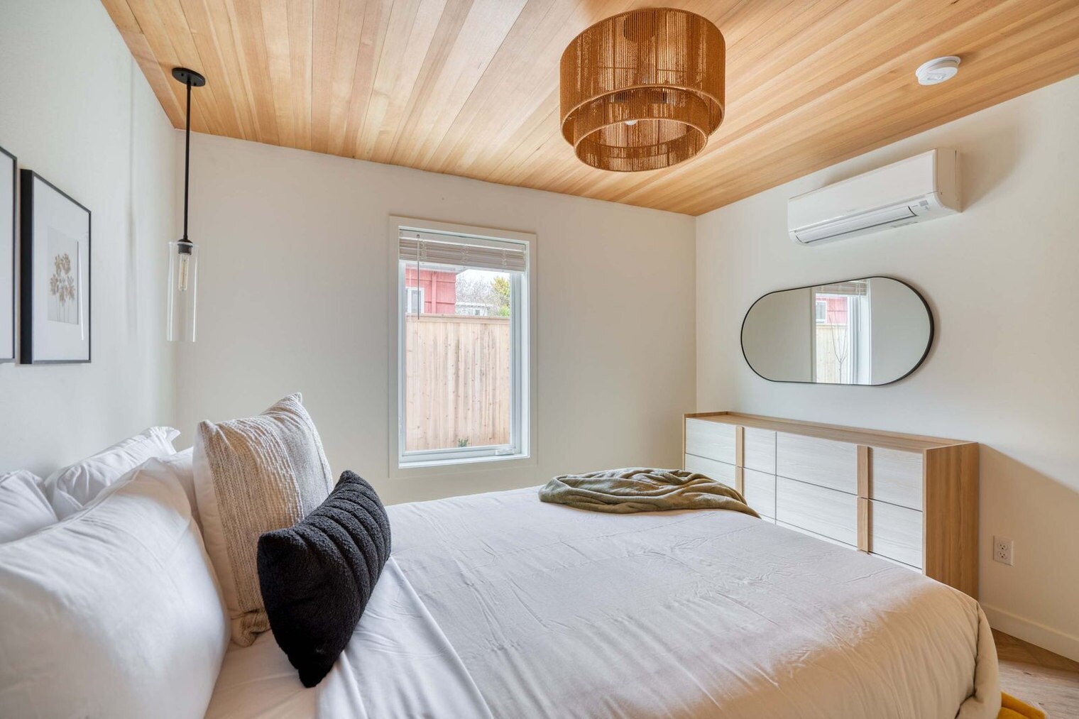 Building Photo - 5012-5022-5022 NE 26th Ave