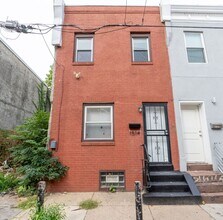 Building Photo - Newly rehabbed with central air