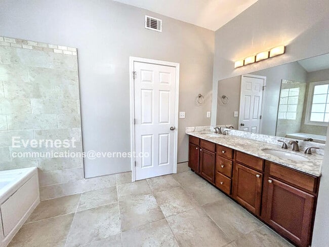Building Photo - 3567 Montwood Ct