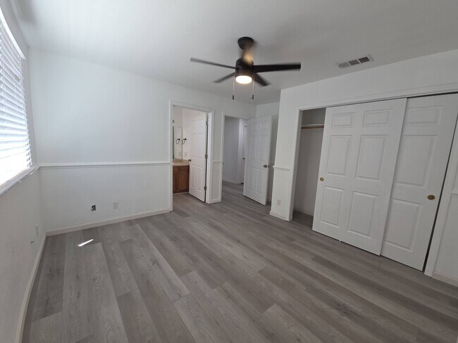 Building Photo - 2067 Blossom Ave