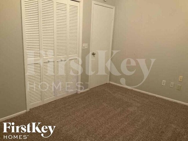 Building Photo - 8142 Bright Meadow Dr