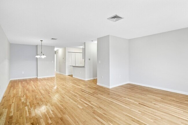 Building Photo - 622 Boston Ave