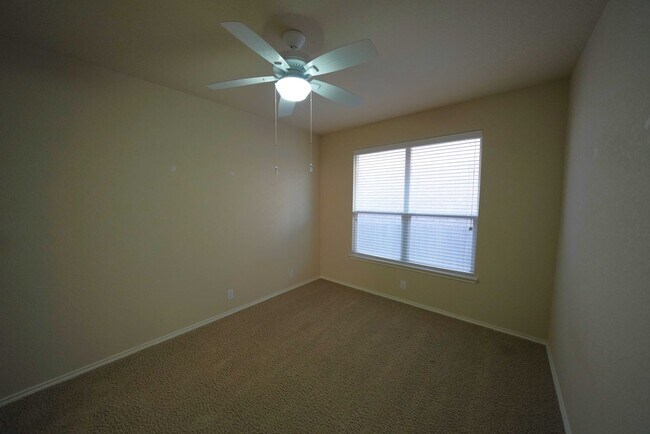 Building Photo - Immaculate Rental Now Available in Cibolo!...