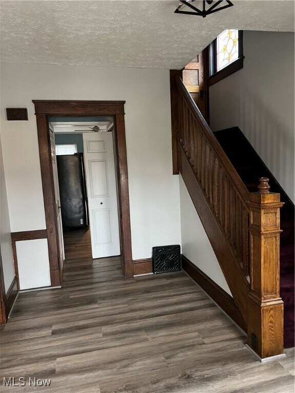 Building Photo - 130 3rd St NE