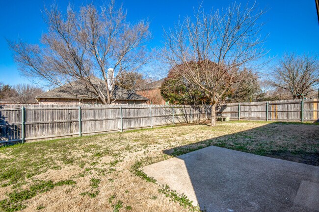 Building Photo - 5121 Timber Park Dr