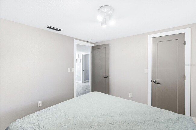 Building Photo - 5320 Moeller Ave